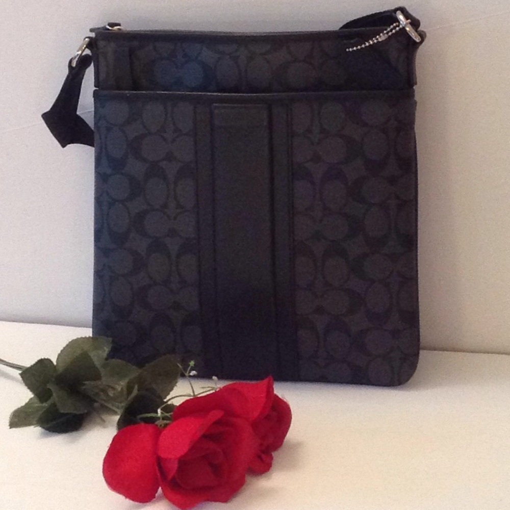 🍃🌹Coach - Cross Body 'Messenger' Bag 🍃